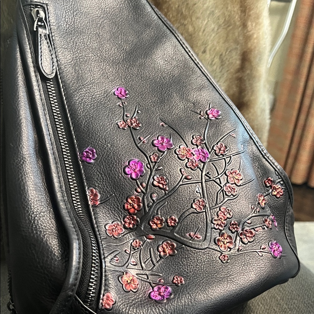 Floral Embossed Black Leather Sling/backpack style Bag - Picture 6 of 9